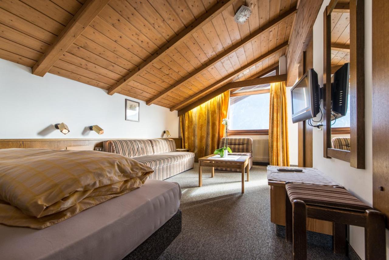 קמפו טורס Hotel Tubris מראה חיצוני תמונה
