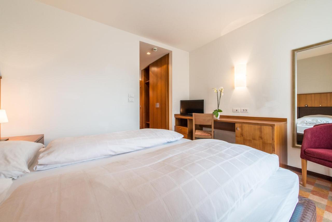 קמפו טורס Hotel Tubris מראה חיצוני תמונה