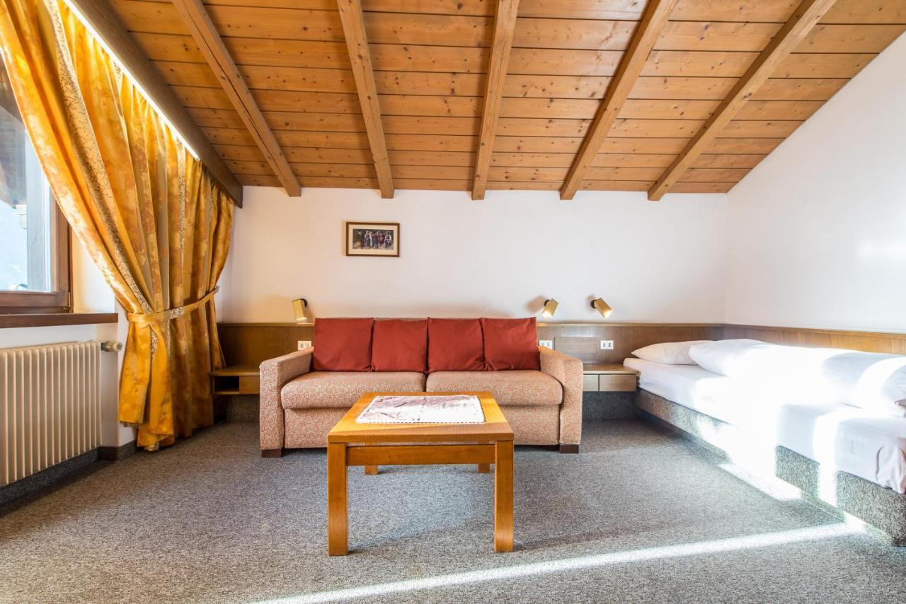 קמפו טורס Hotel Tubris מראה חיצוני תמונה