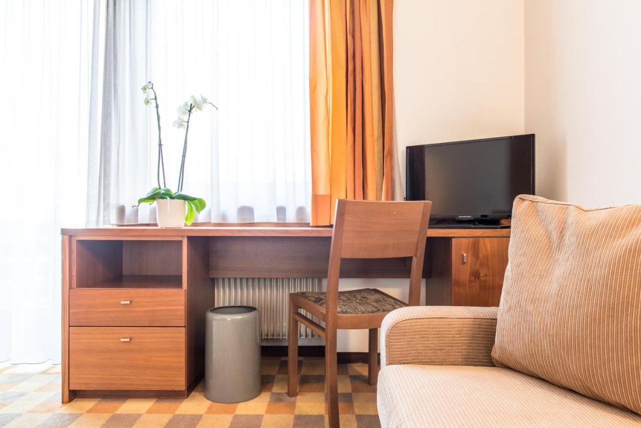 קמפו טורס Hotel Tubris מראה חיצוני תמונה