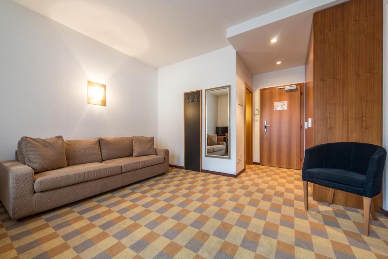 קמפו טורס Hotel Tubris מראה חיצוני תמונה