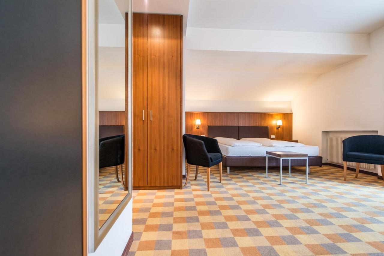 קמפו טורס Hotel Tubris מראה חיצוני תמונה