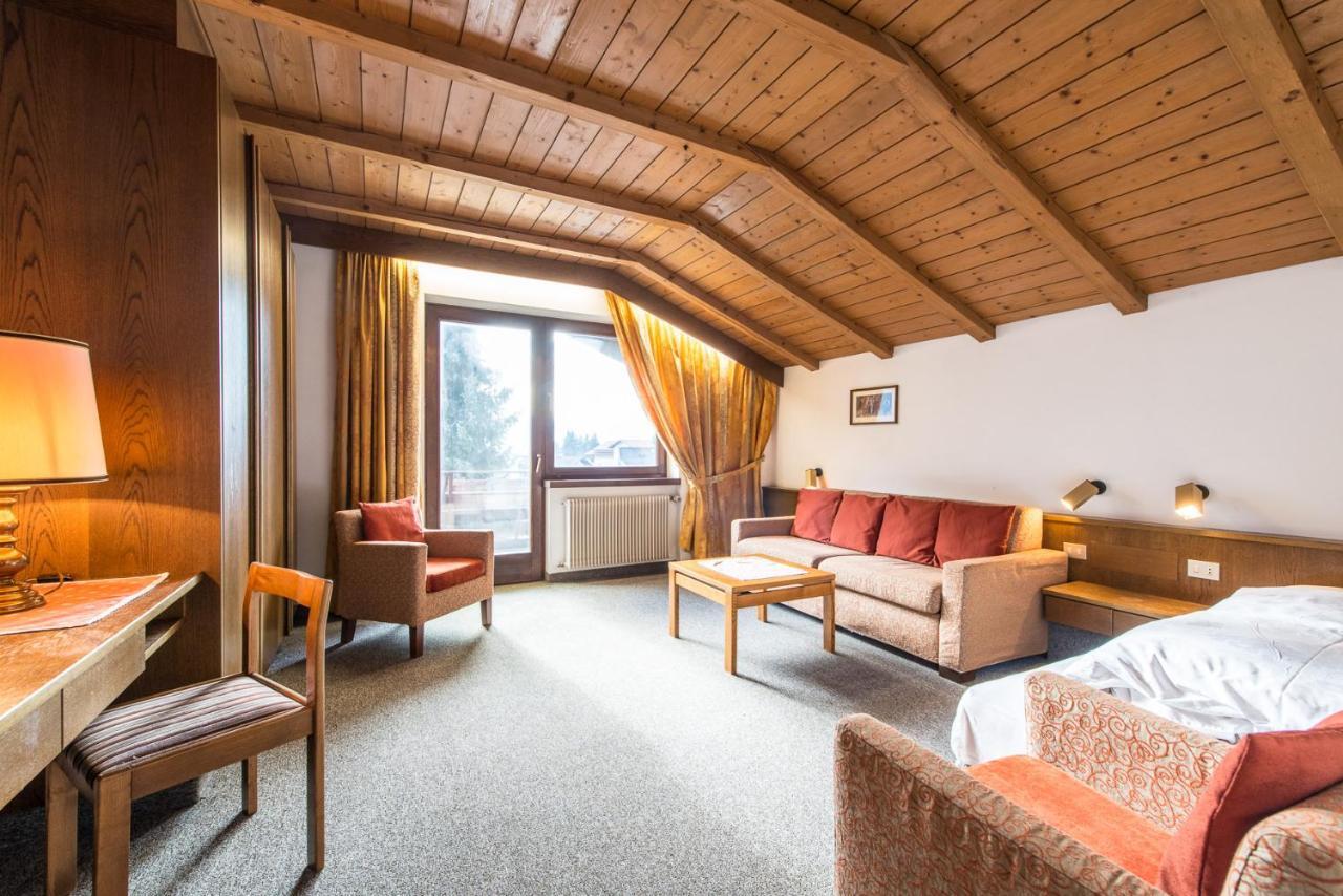 קמפו טורס Hotel Tubris מראה חיצוני תמונה